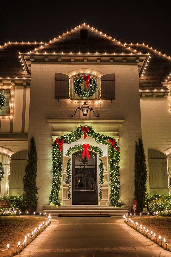 Professional Christmas light installation by LITUP Vancouver 10