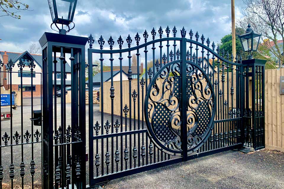 Metal Gates & Railings