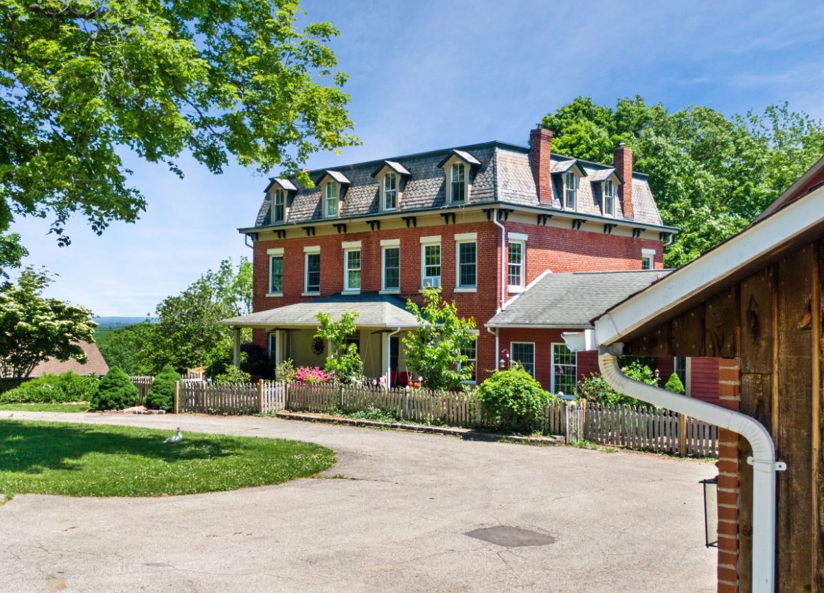 Exterior property view 8