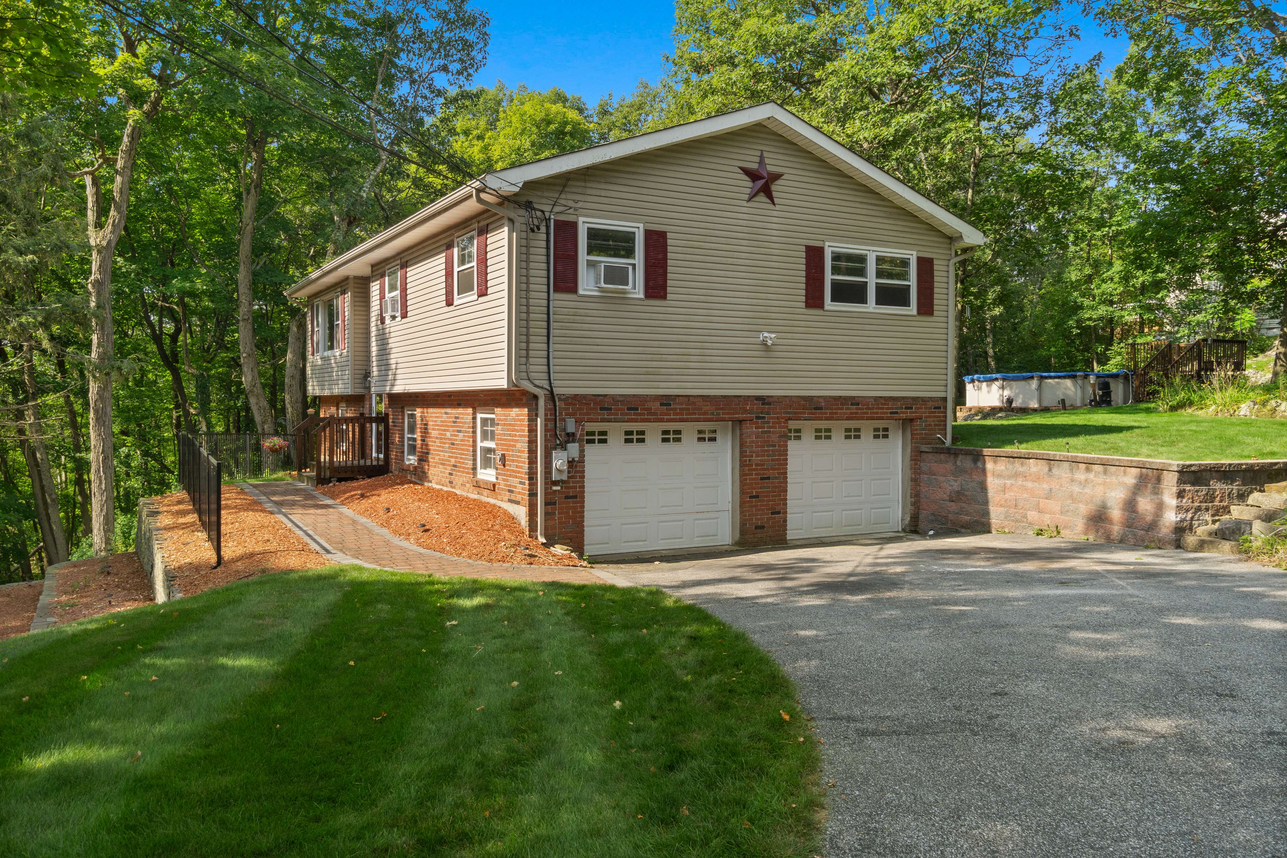 Exterior property view 13