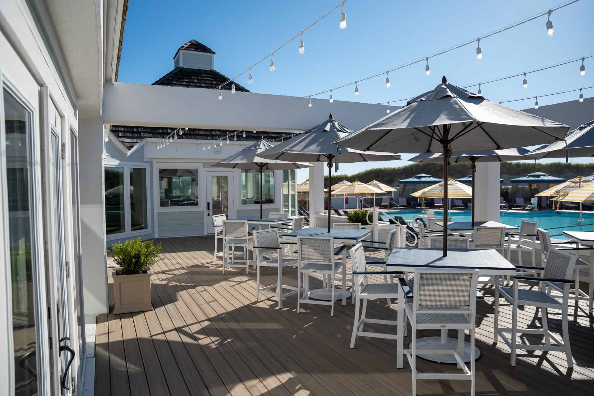 Outdoor Dining Deck