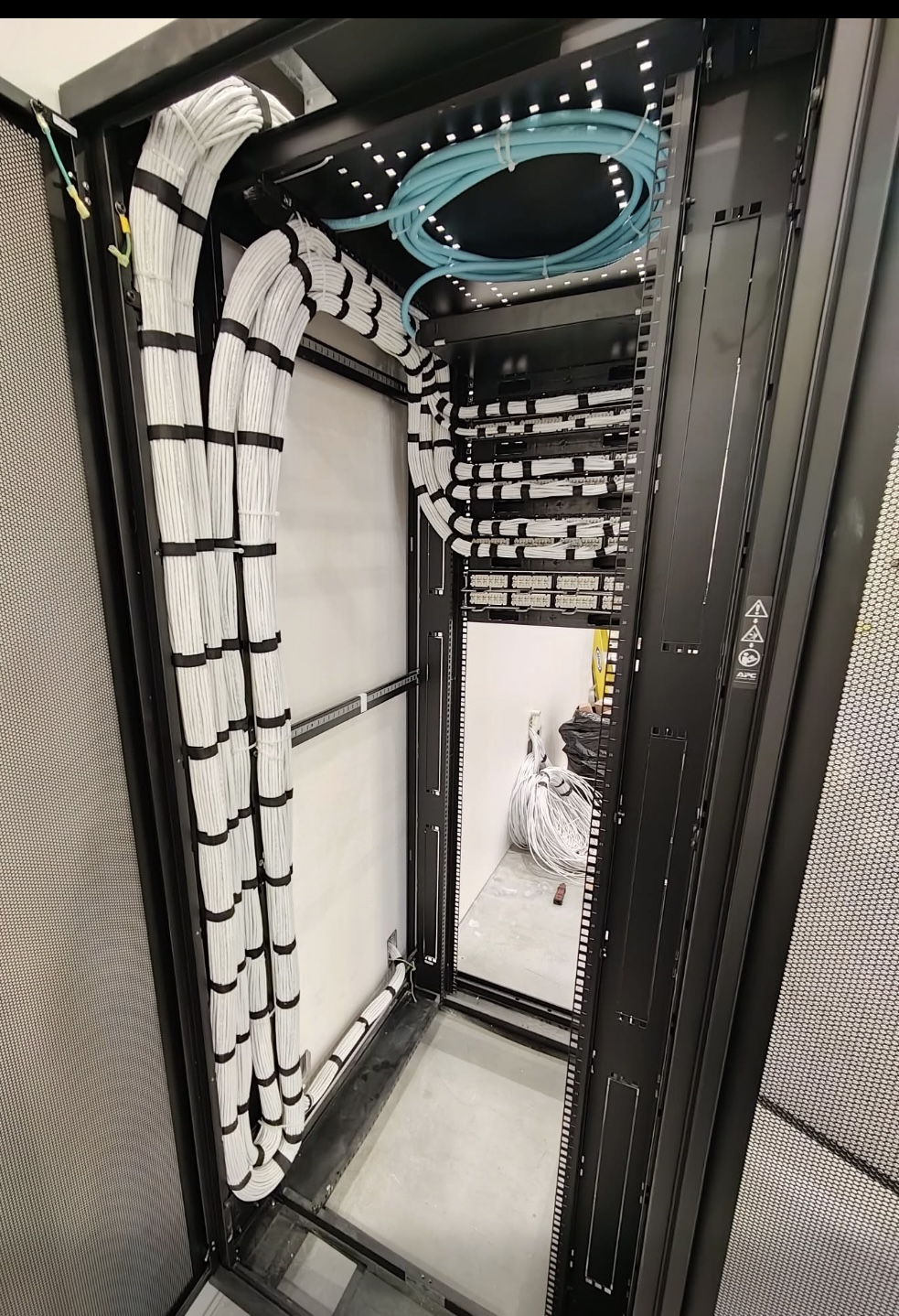 Professional commercial structured cabling and network rack installation